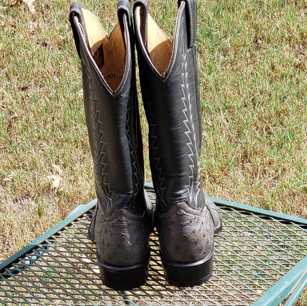 SOLD...WOMENS Vintage Tony Lama Cowboy Western heeled ostrich boots - Picture 4 of 9